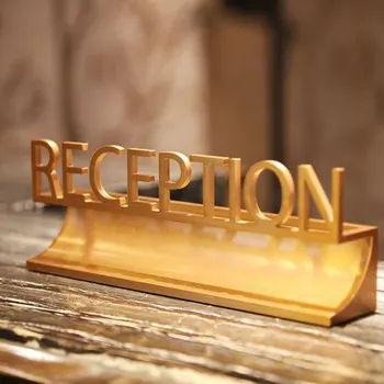 Pret accesibil masă de metal semne de recepție desktop logo metalic auriu elegant logo-ul cred solide sus semneze scrisori